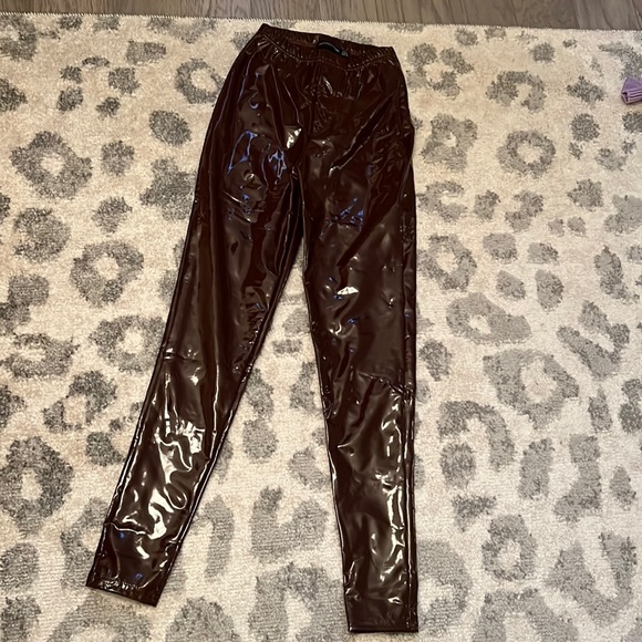GREAT FOR FALL! Brown/red skinny leather pants - Picture 1 of 2